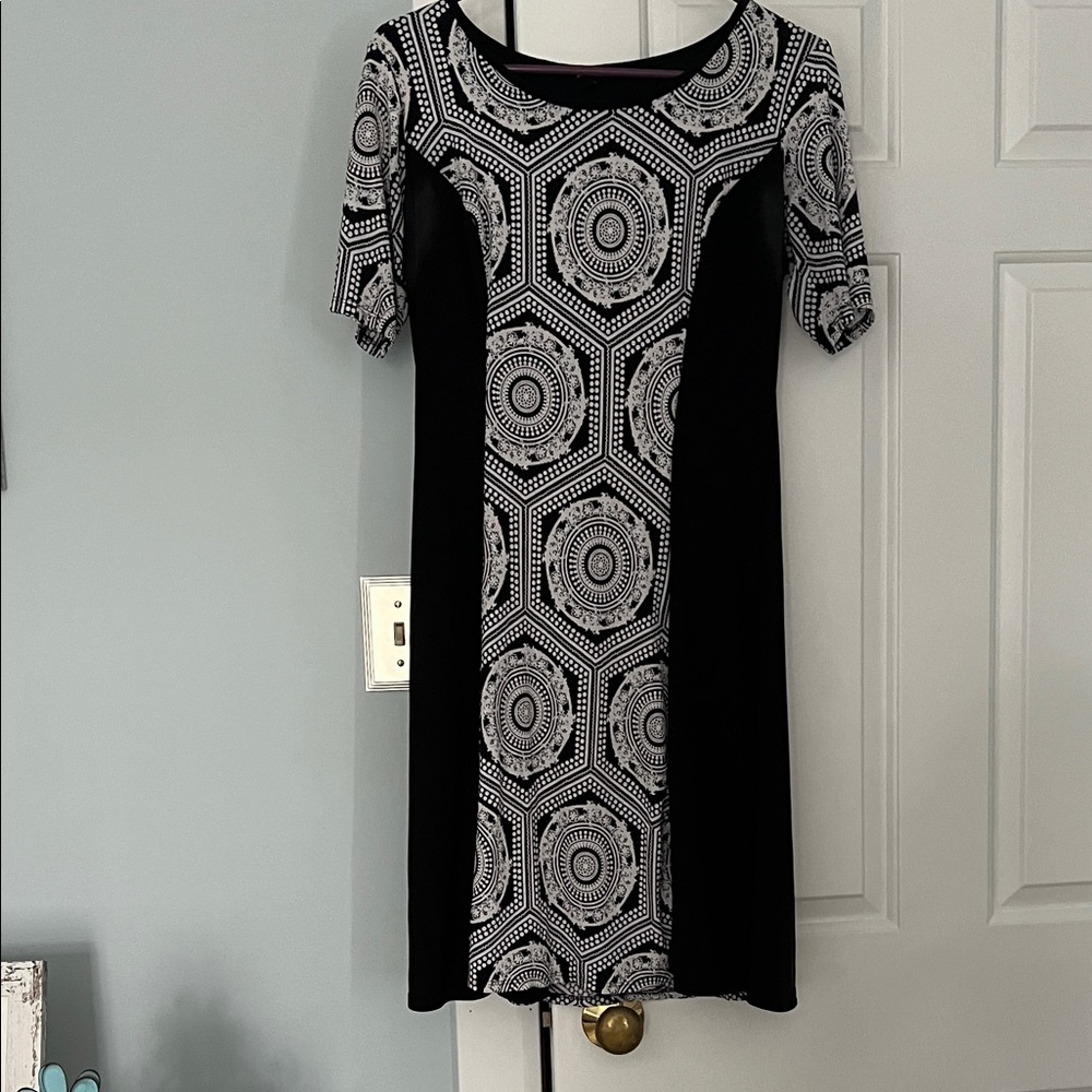 Sami & Jo Black and White Geometric Midi Dress